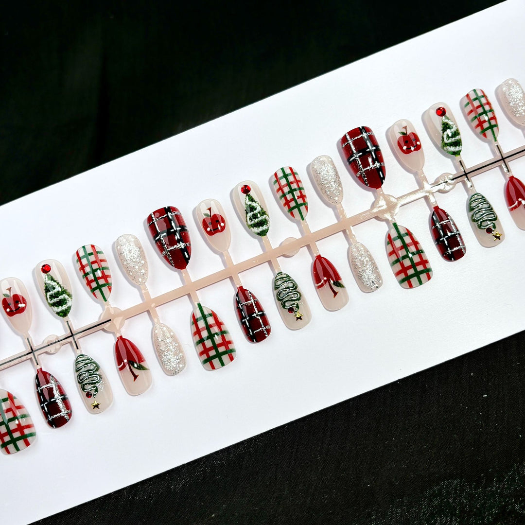 Elegant Polka Dot and Lace Press-On Nail Set