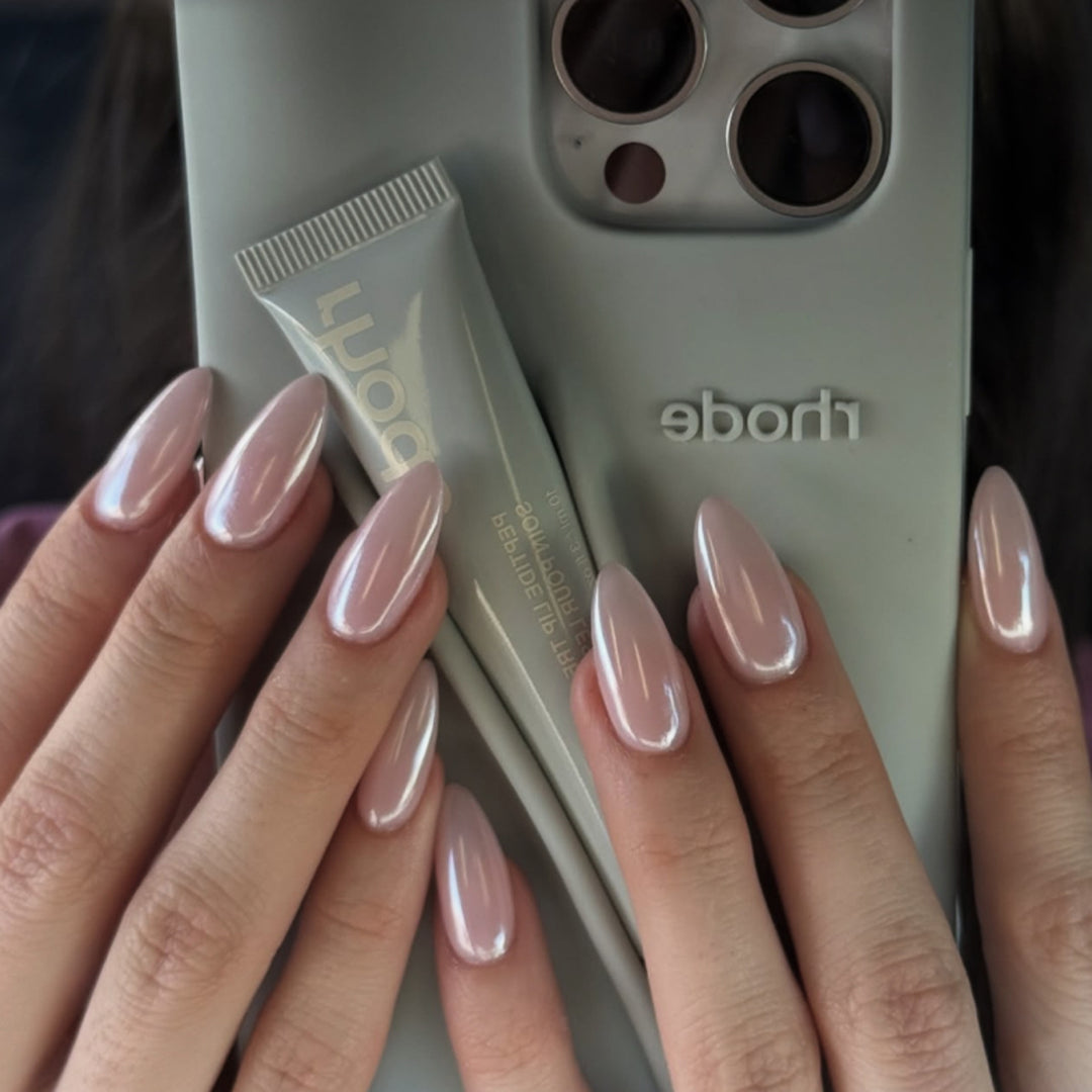 High-gloss stiletto nails Stornfield