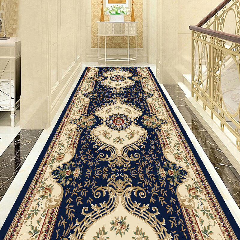Elegant Vintage Flower Pattern Runner