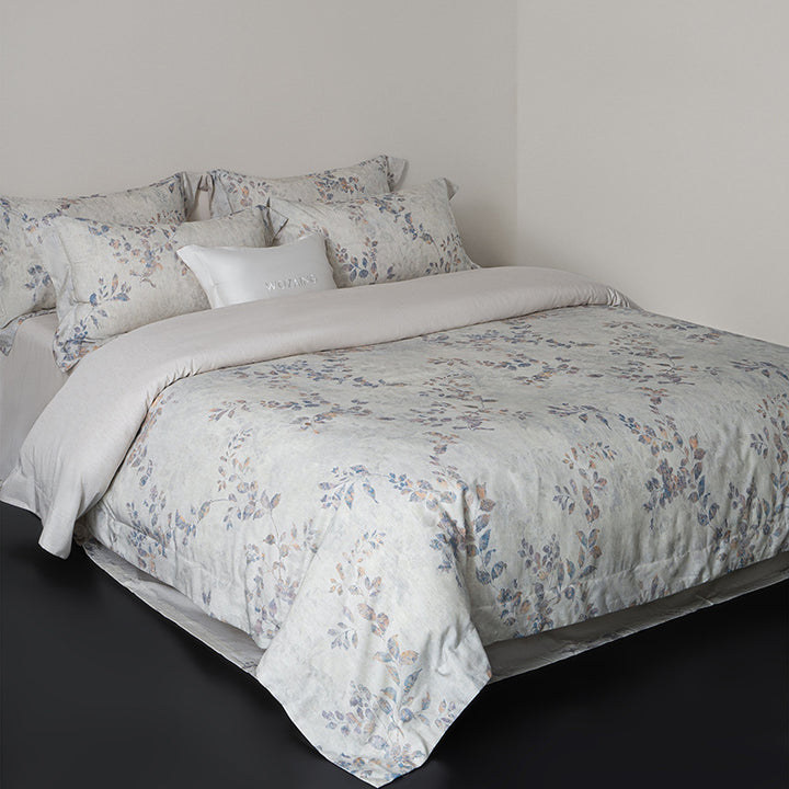 Linen-look cotton duvet cover set with delicate watercolor flower pattern and reversible function