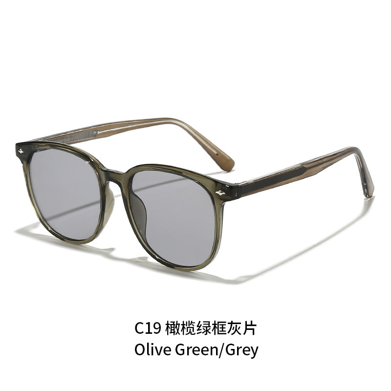 Women's fashionable sunglasses in elegant shape design Stornfield