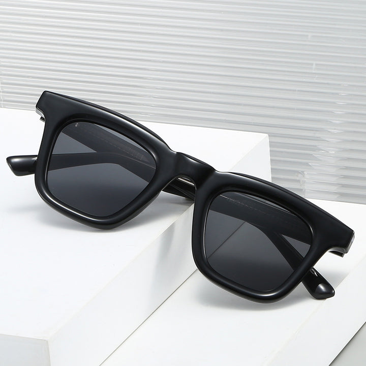 Women's fashionable sunglasses in modern square design with high UV protection Stornfield