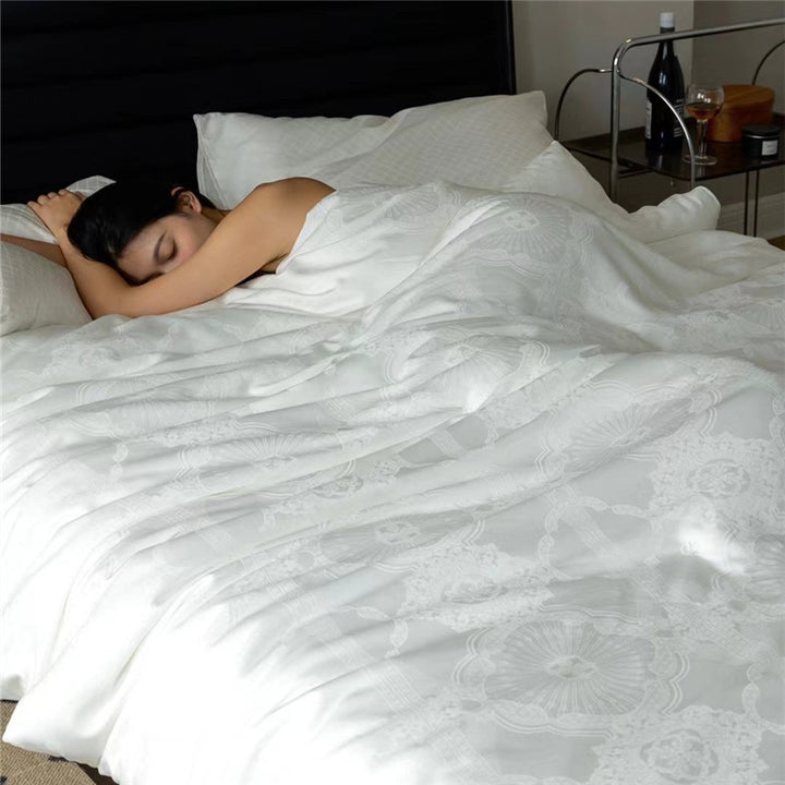 Luxurious jacquard duvet cover set made of fine satin with floral medallion pattern