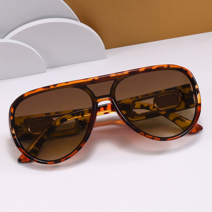Ladies Elegant Oversize Sunglasses with Designer Details Stornfield