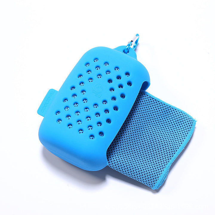 Women Portable Silicone Case with Integrated Cleaning Cloth Stornfield