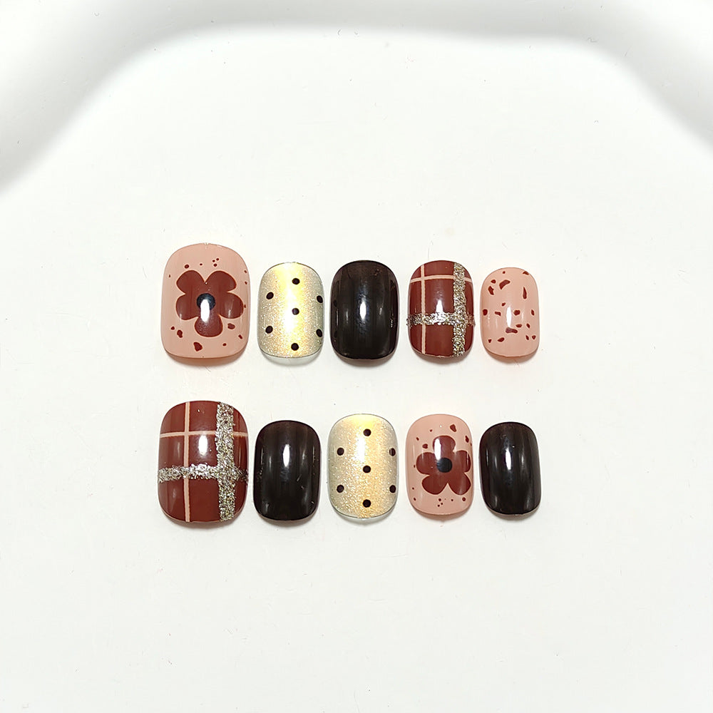 Art Nails in Creative Vintage Design Stornfield