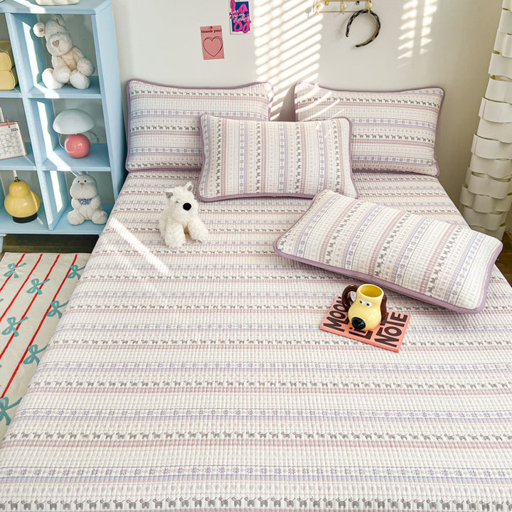 Lightweight Quilted Floral Bedspread Set with Piped Edge and Matching Pillow Shams