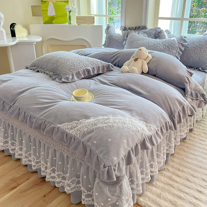 Luxurious Floral Ruffled Quilted Comforter Set