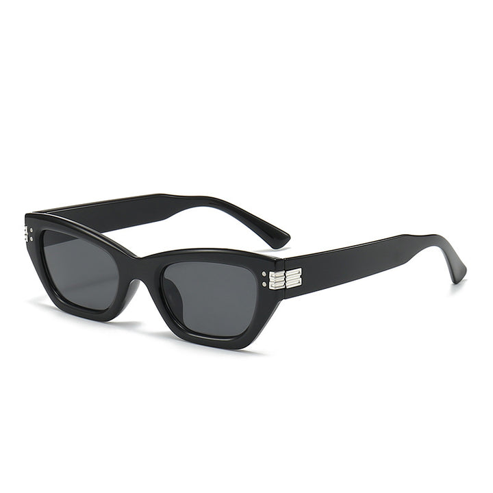 Sophisticated Appeal Stylish Cat-Eye Sunglasses