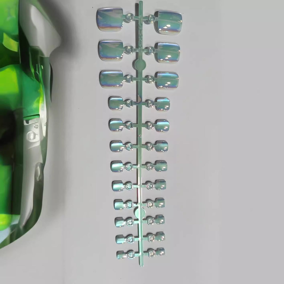Iridescent Press-On Nail Set Stornfield