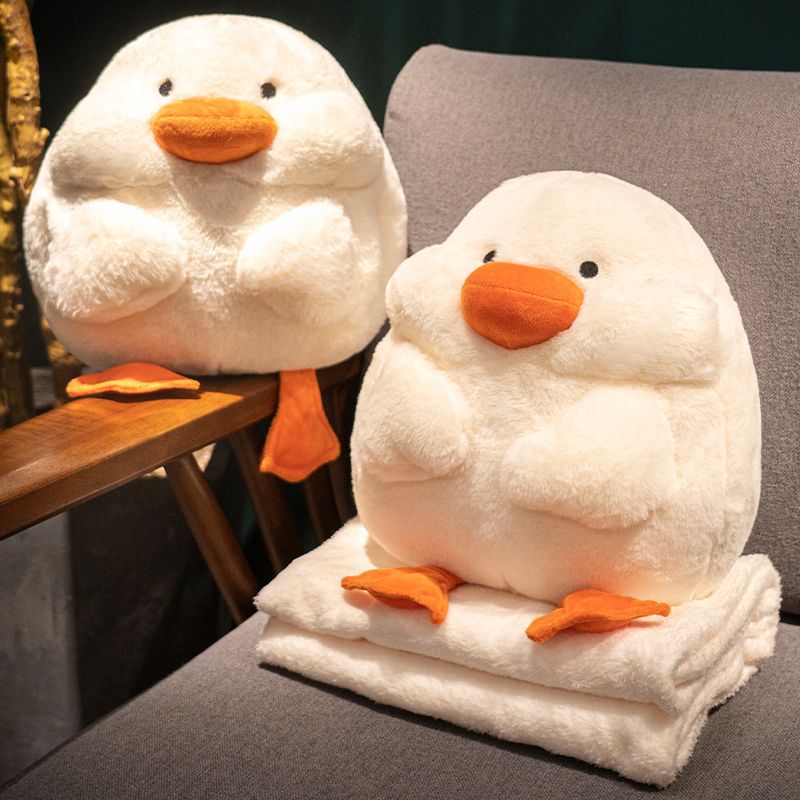 Squirrel-shaped cuddle pillow Stornfield