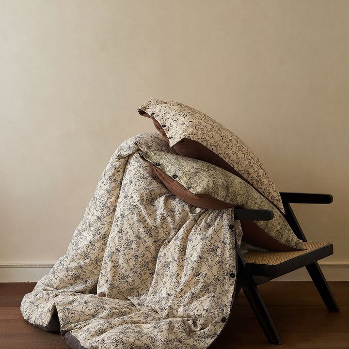 Reversible Cotton Duvet Cover Set with Vintage Micro-Print and Solid Sateen Back
