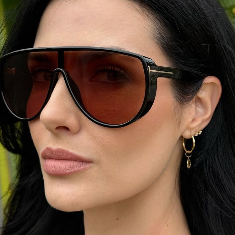 Women's elegant oversized sunglasses with striking design and UV protection Stornfield