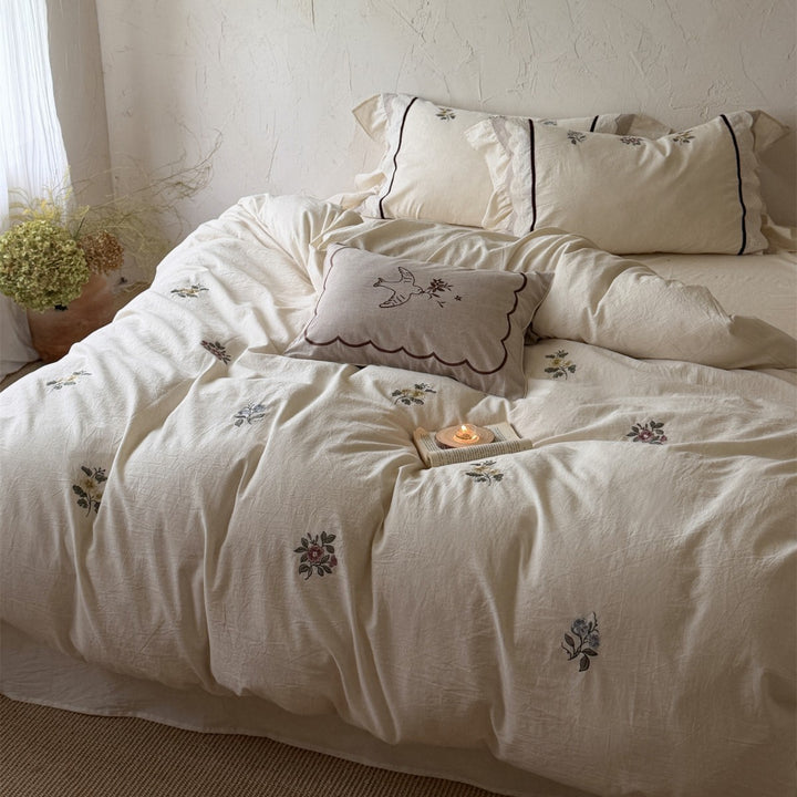 Vintage-Inspired Embroidered Cotton-Linen Duvet Cover Set with Frilled Pillow Shams