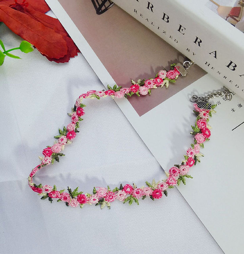 Floral Choker Necklace Stornfield