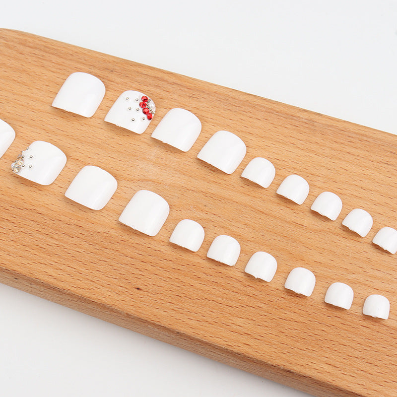 Decorative White Press-On Nail Tips Set Stornfield