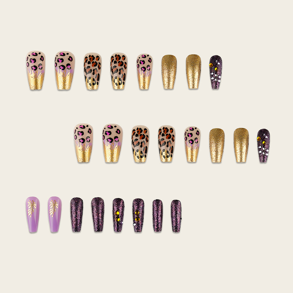 Artificial nails in stylish leopard design with luxurious glitter accents Stornfield