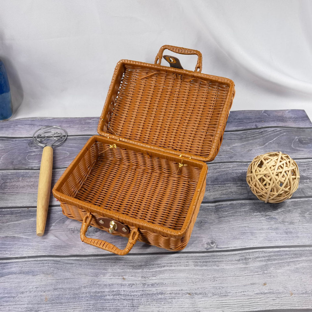Women braided cosmetic and storage case Stornfield