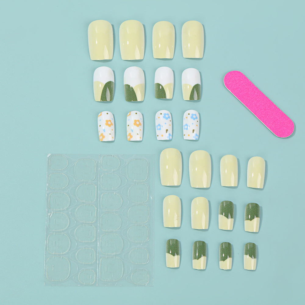 Artificial Nail Set with Playful Flower Patterns Stornfield
