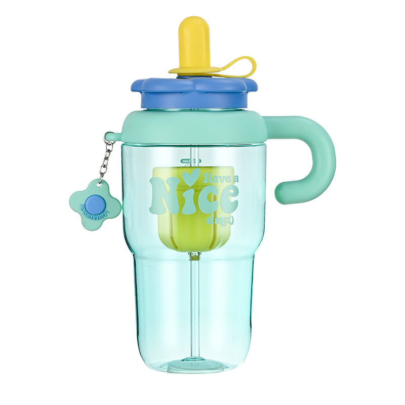 Unisex drinking cup with integrated straw and spill protection Stornfield