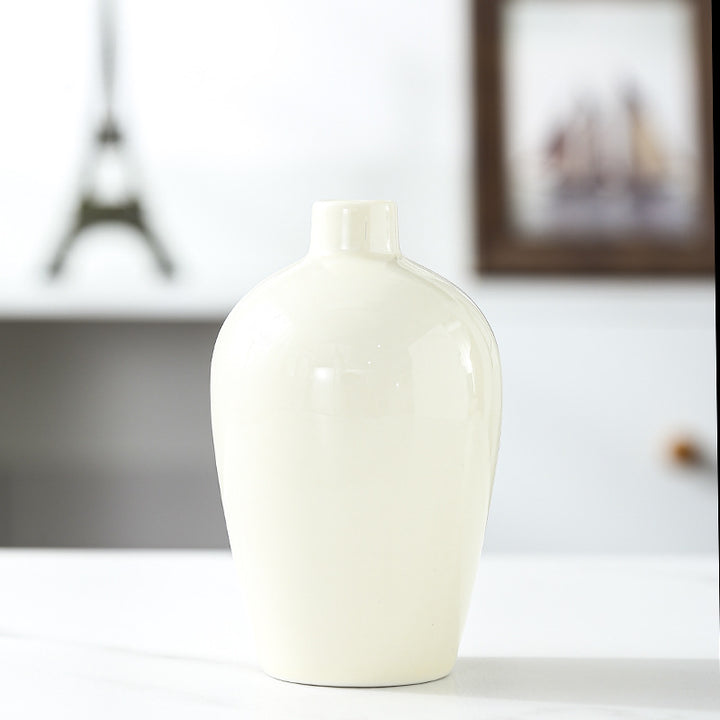 Elegant Ceramic Decorative Vase Stornfeild