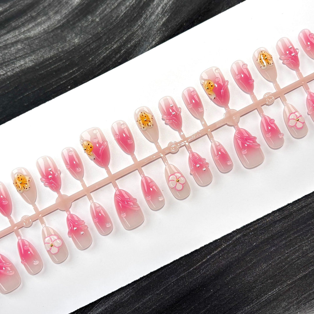 Elegant Polka Dot and Lace Press-On Nail Set
