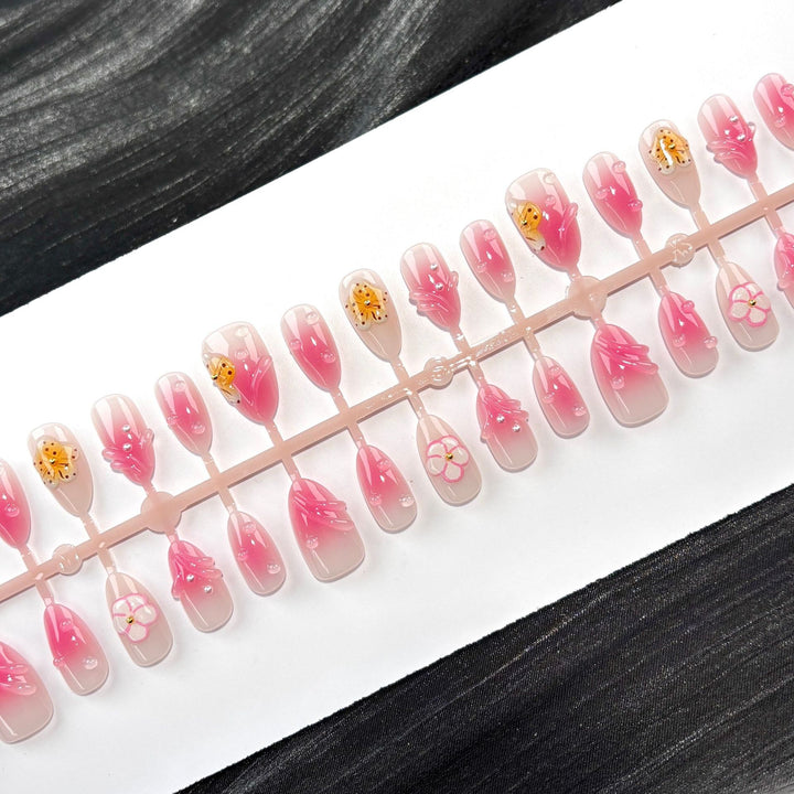 Elegant Polka Dot and Lace Press-On Nail Set