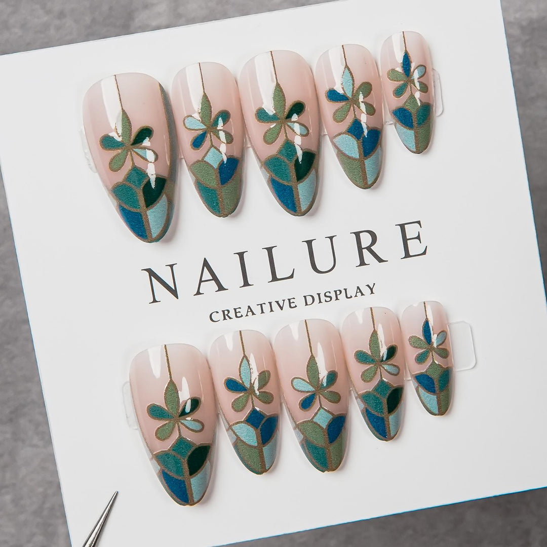 Artistic Floral Design Press-On Nail Set  1791255046