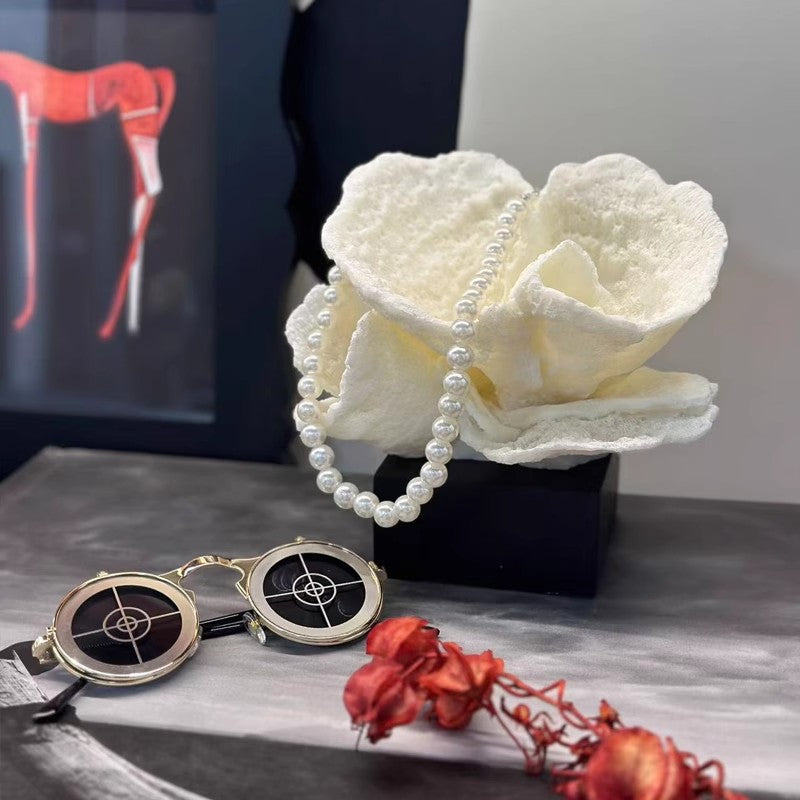 Decorative Pearl Oyster Flower Sculpture