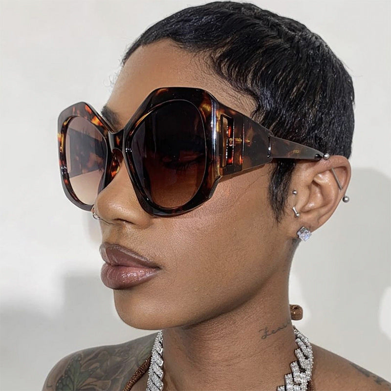 Women oversized sunglasses with futuristic design Stornfield
