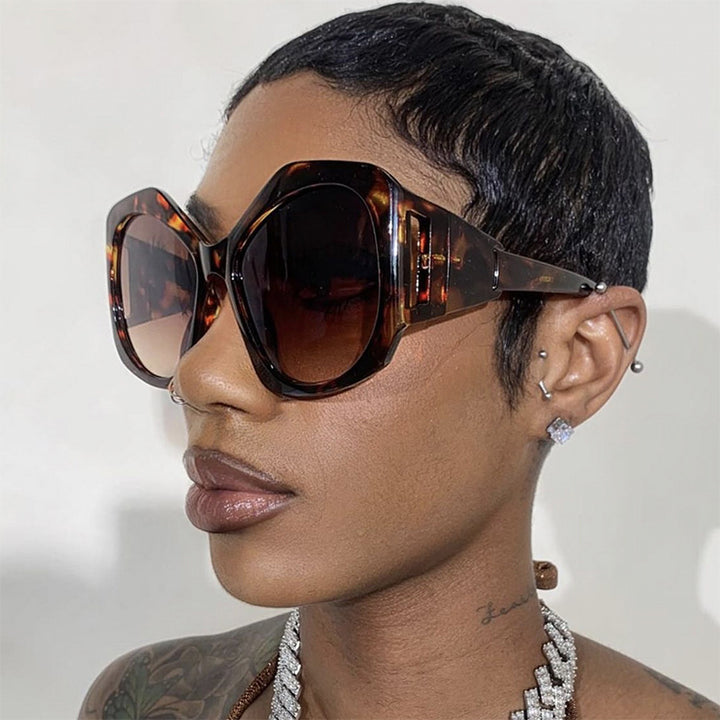 Women oversized sunglasses with futuristic design Stornfield