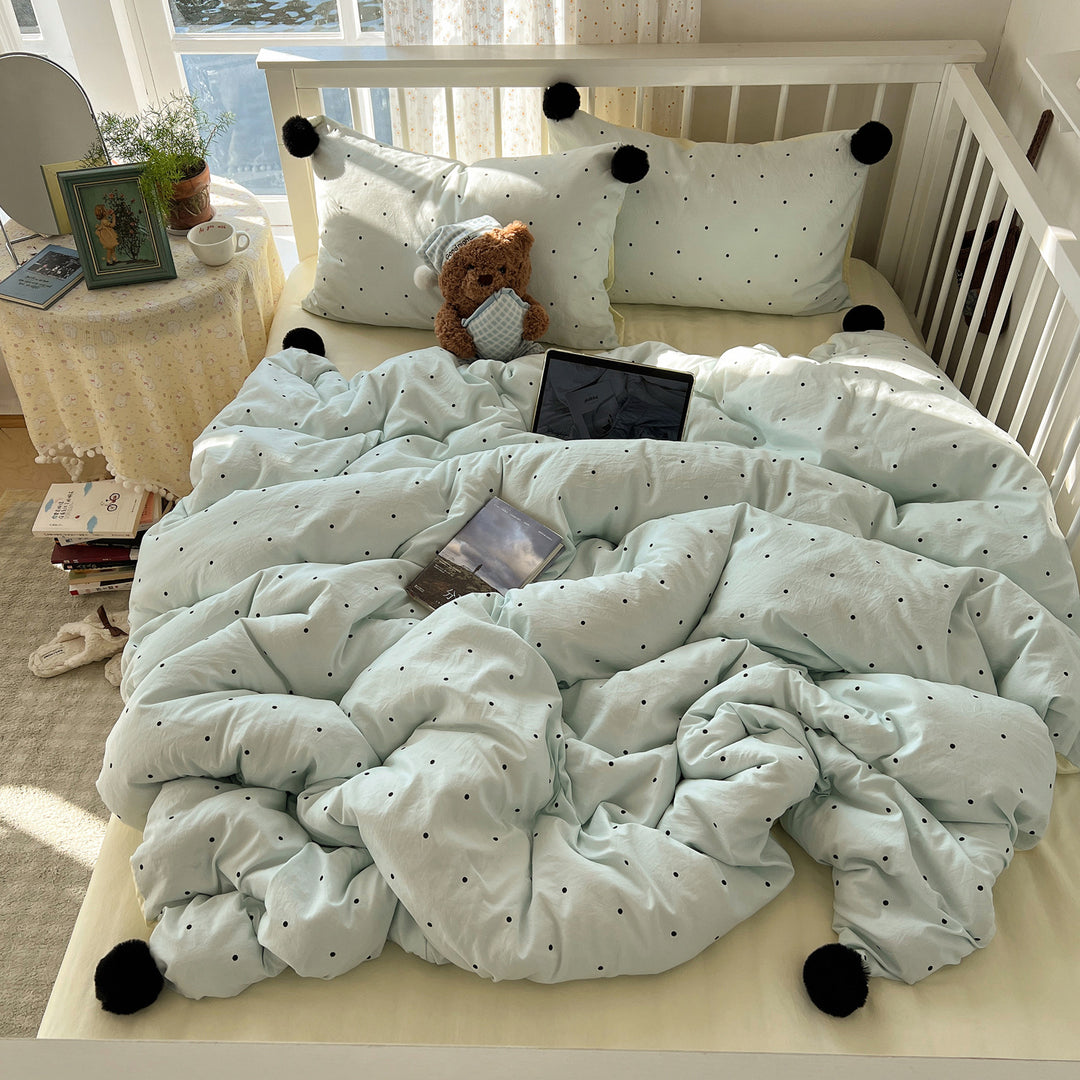 Cozy Dotted Comforter Set