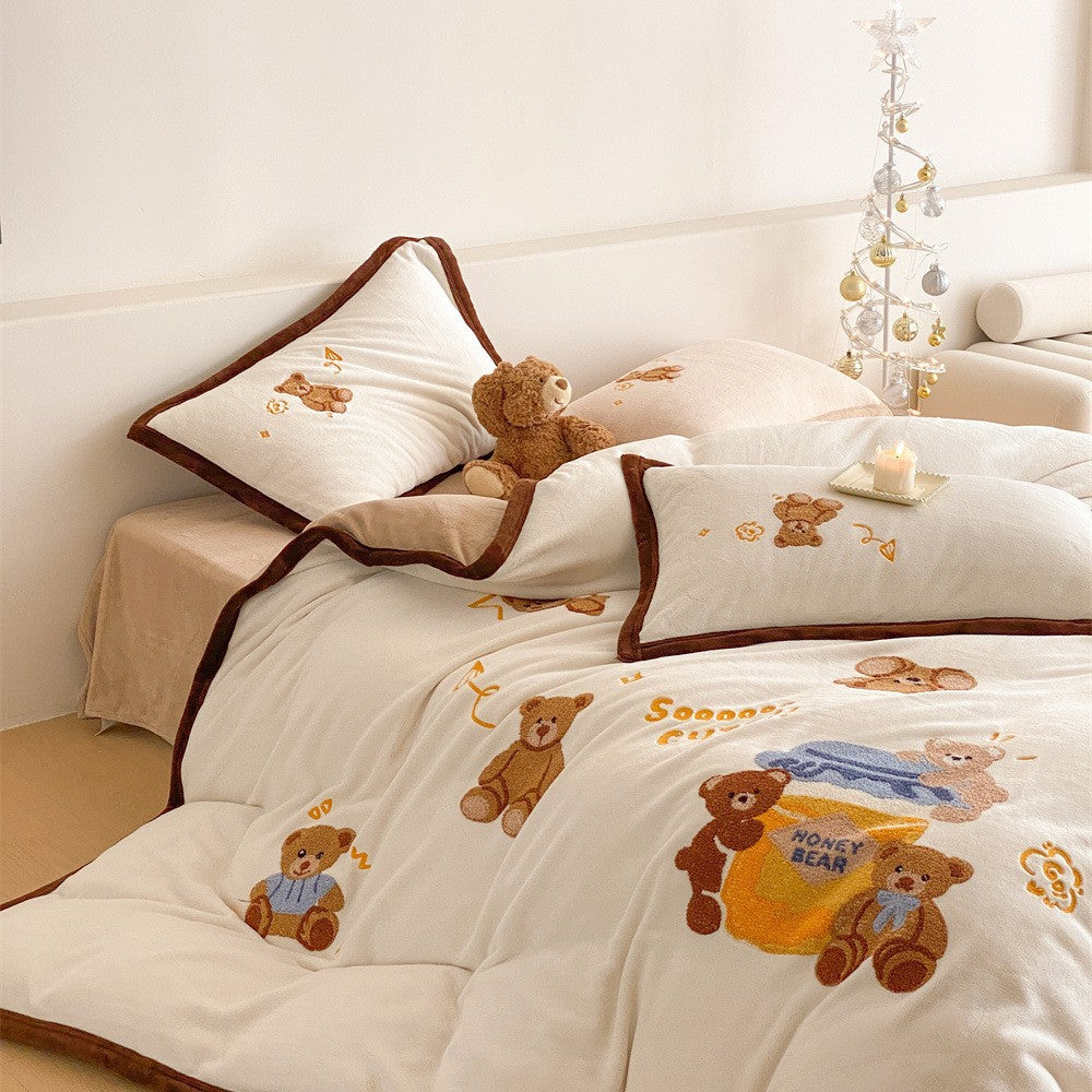 Cuddly duvet cover set with embroidered teddy bear motifs