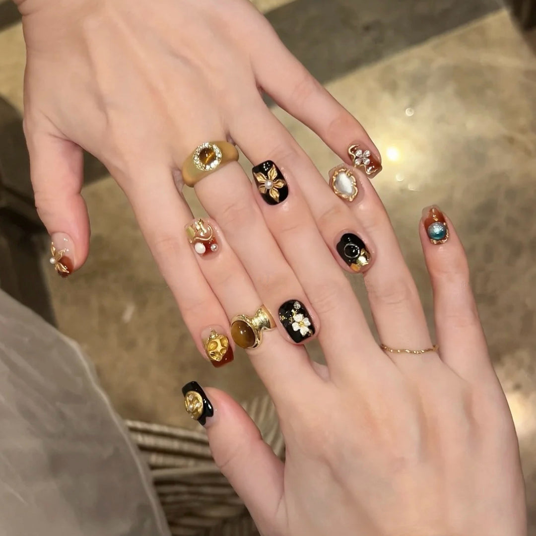 Luxurious Artistic Nail Design Set