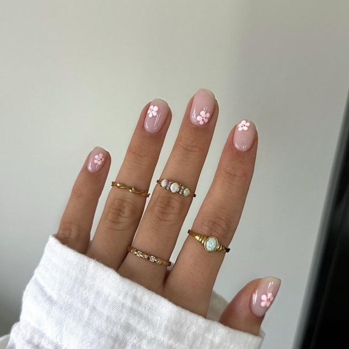 Floral Design Press-On Nail Extensions Stornfield