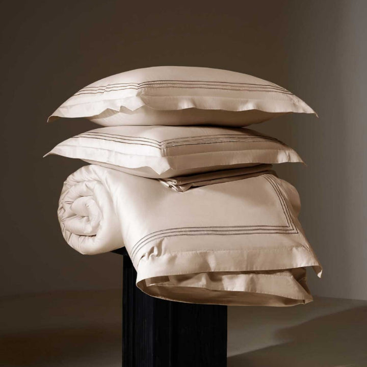 Luxurious Satin-Feel Double-Stitched Duvet Cover and Pillowcase Set