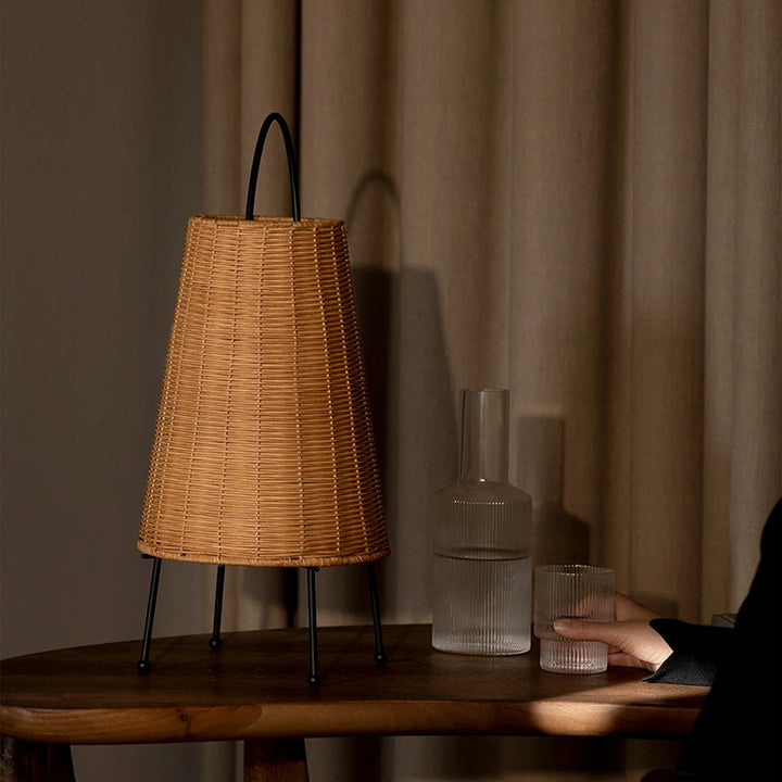 Elegant table lamp made of woven material Stornfield