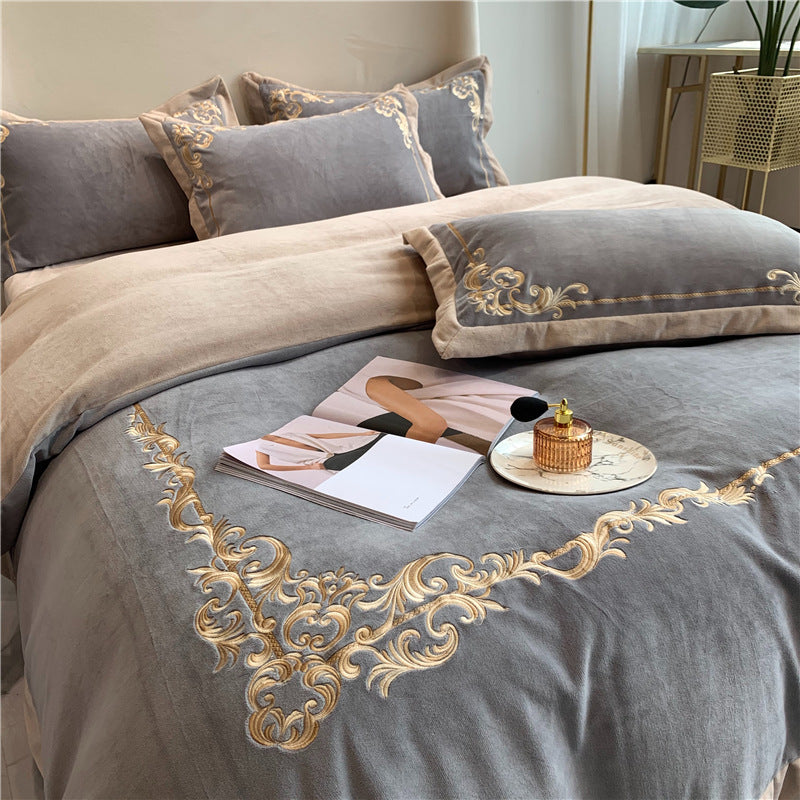 Elegant bed set made of cotton satin with baroque embroidery border and reversible blanket