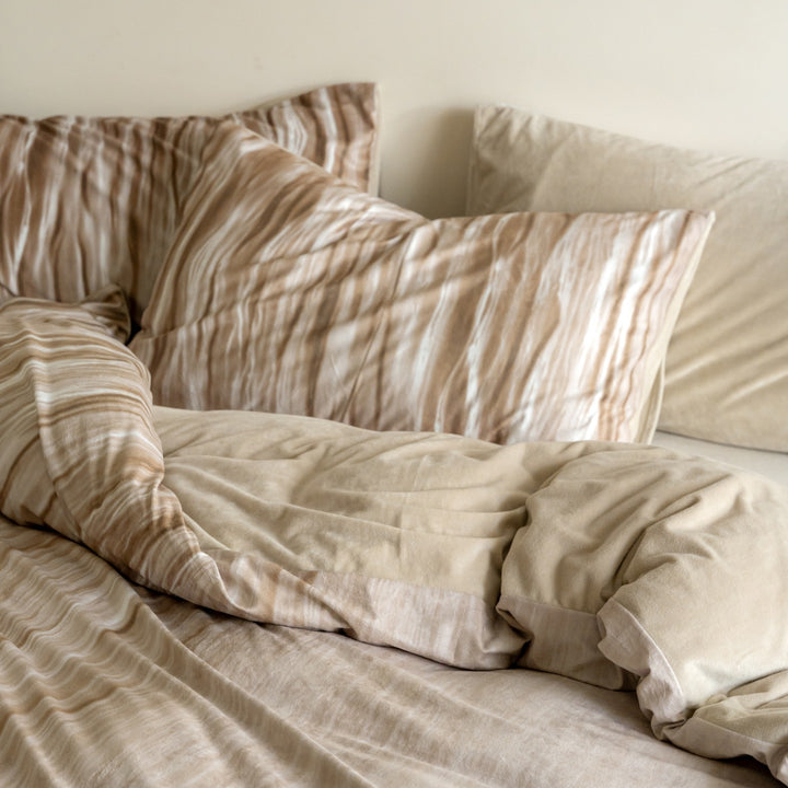 Reversible cotton satin bedding set with fine wave texture and concealed zipper
