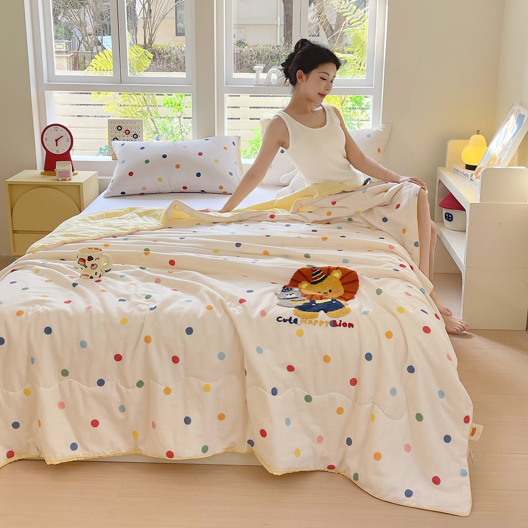 Women's cuddly blanket with cute bear design Stornfield