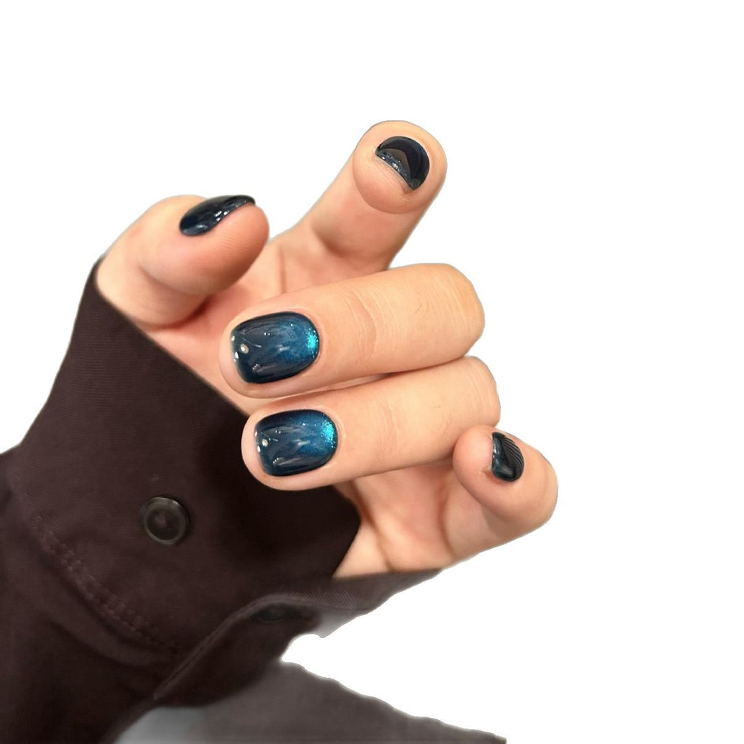 Artificial Nail Tips in Fashionable Shimmer Look Stornfield