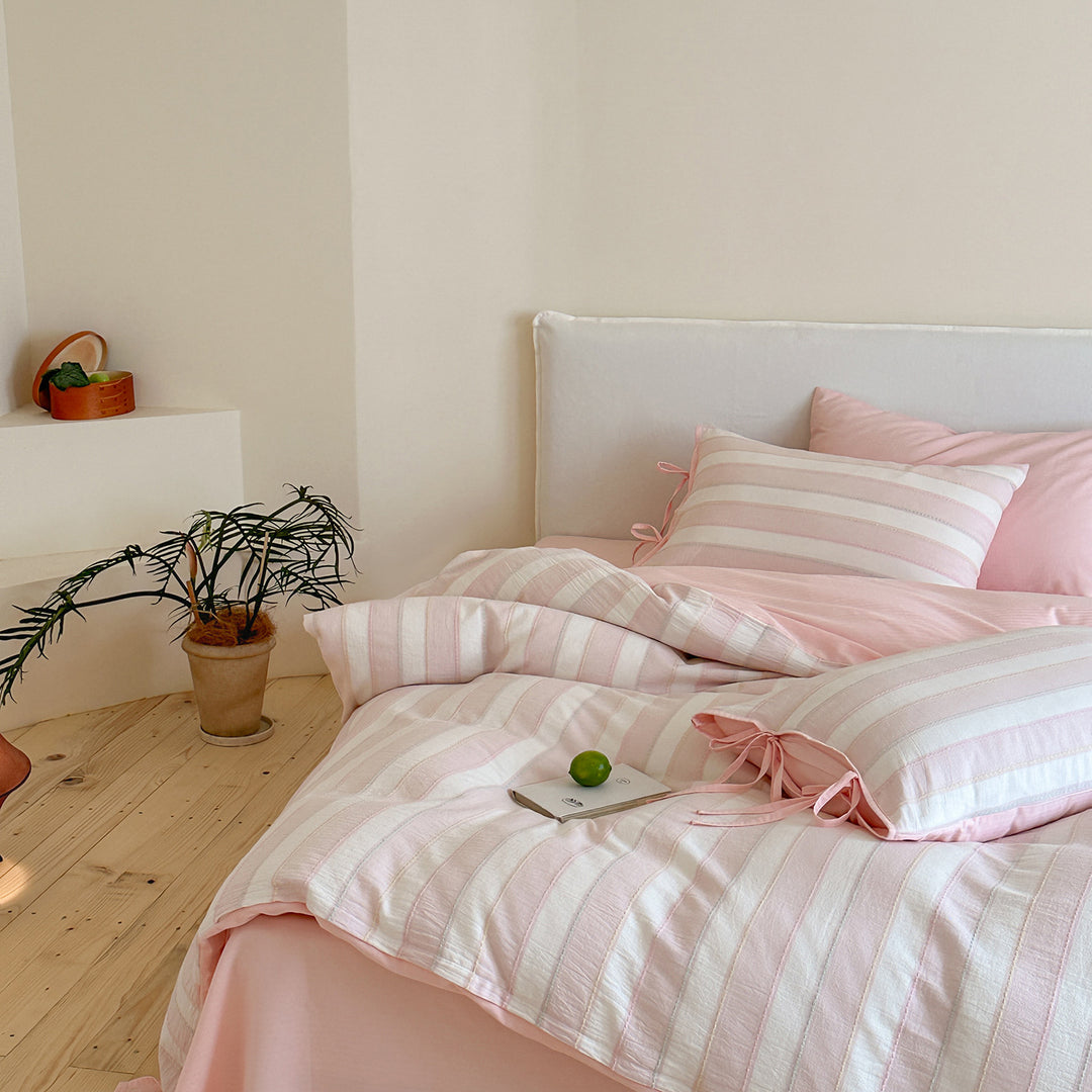 Dezent checked bedding set made of soft cotton percale with a light quilted texture