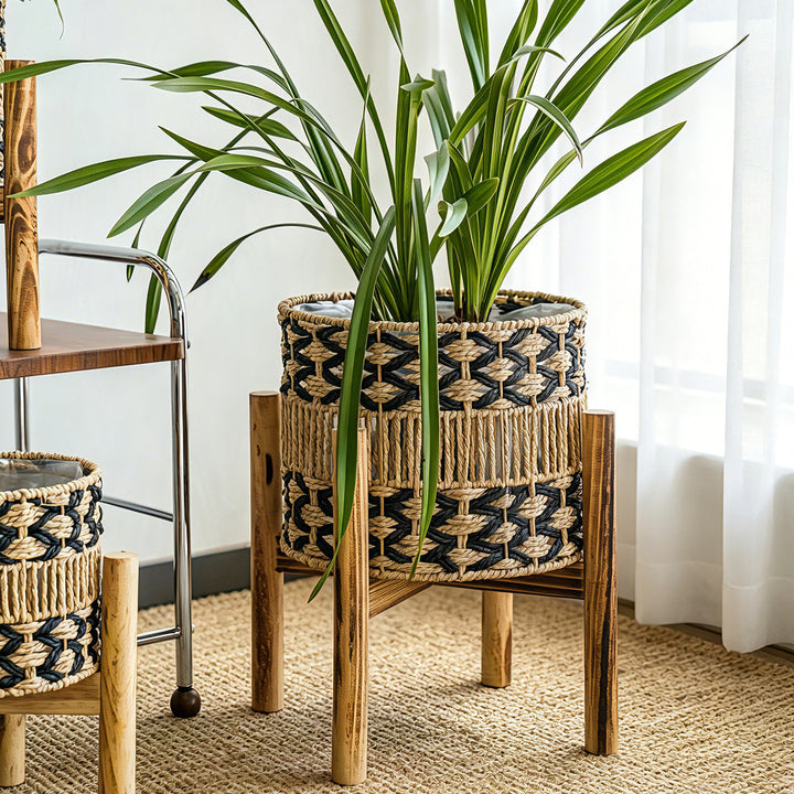 High-quality plant pot with stand Stornfield