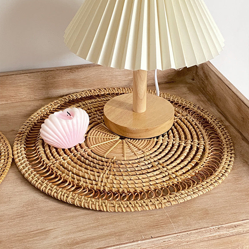 Ladies Elegant handcrafted rattan underlay Stornfield