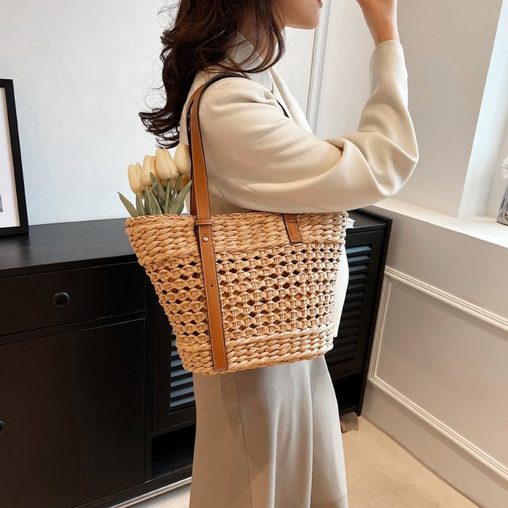 Braided raffia shoulder bag with leather handles Stornfield