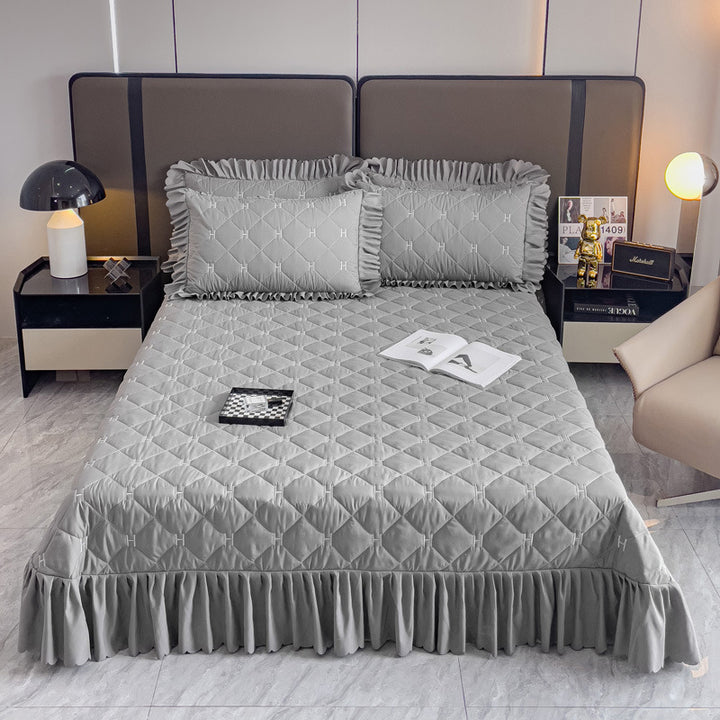 Stylish Quilted Bedspread Set