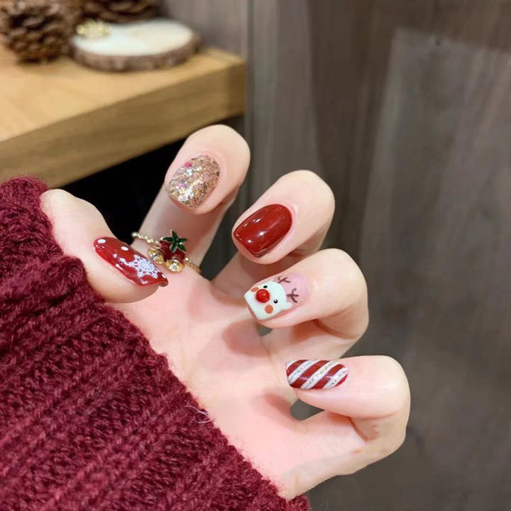 Artificial nail design with festive Christmas motif Stornfield