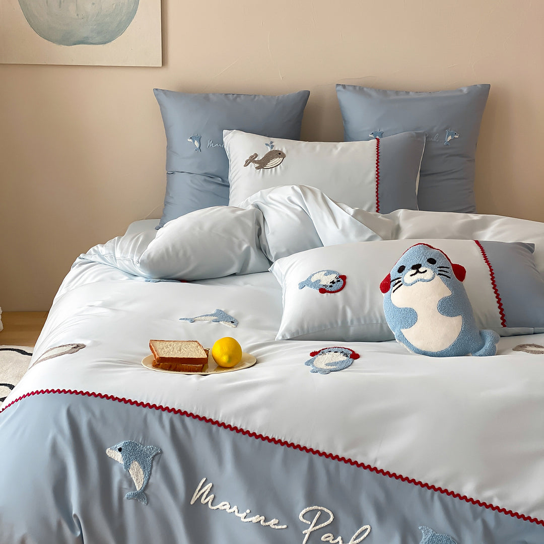 [Unisex] Marine Embroidered Cotton Sateen Duvet Cover Bedding Set with Pillowcases and Plush Seal Cushion