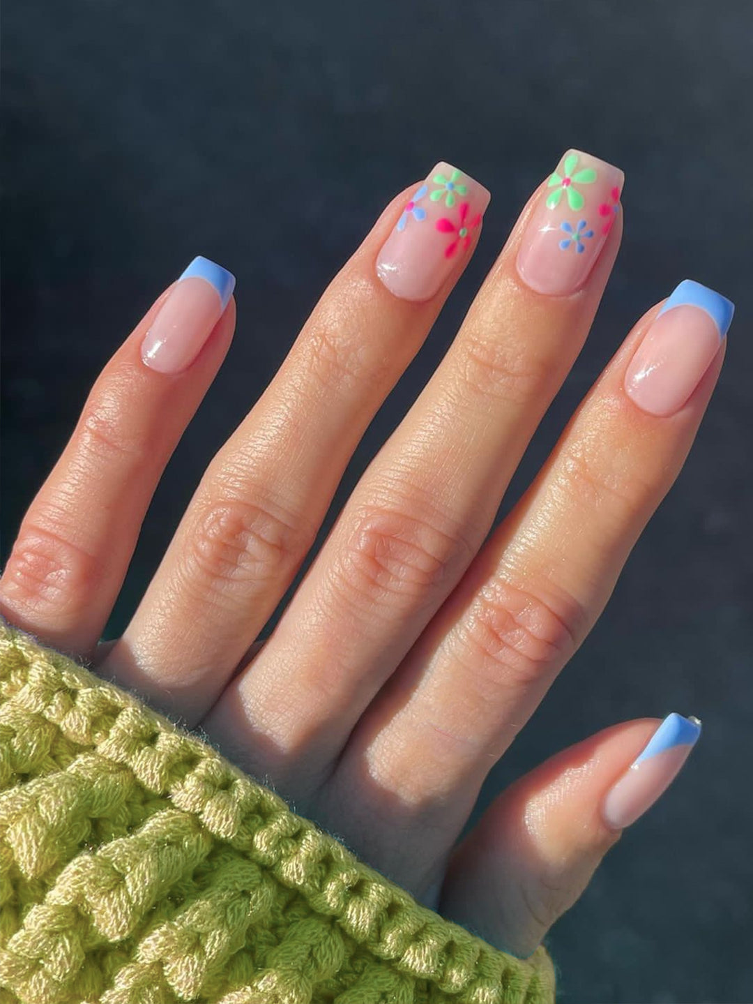 Artificial nail set with elegant French tips Stornfield