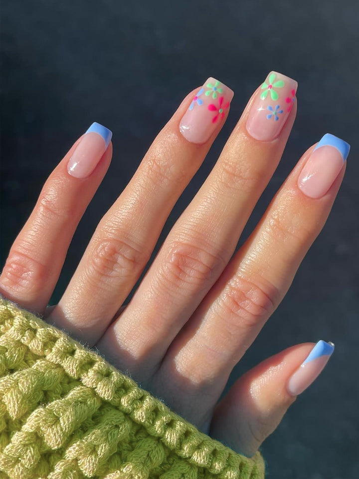 Artificial nail set with elegant French tips Stornfield